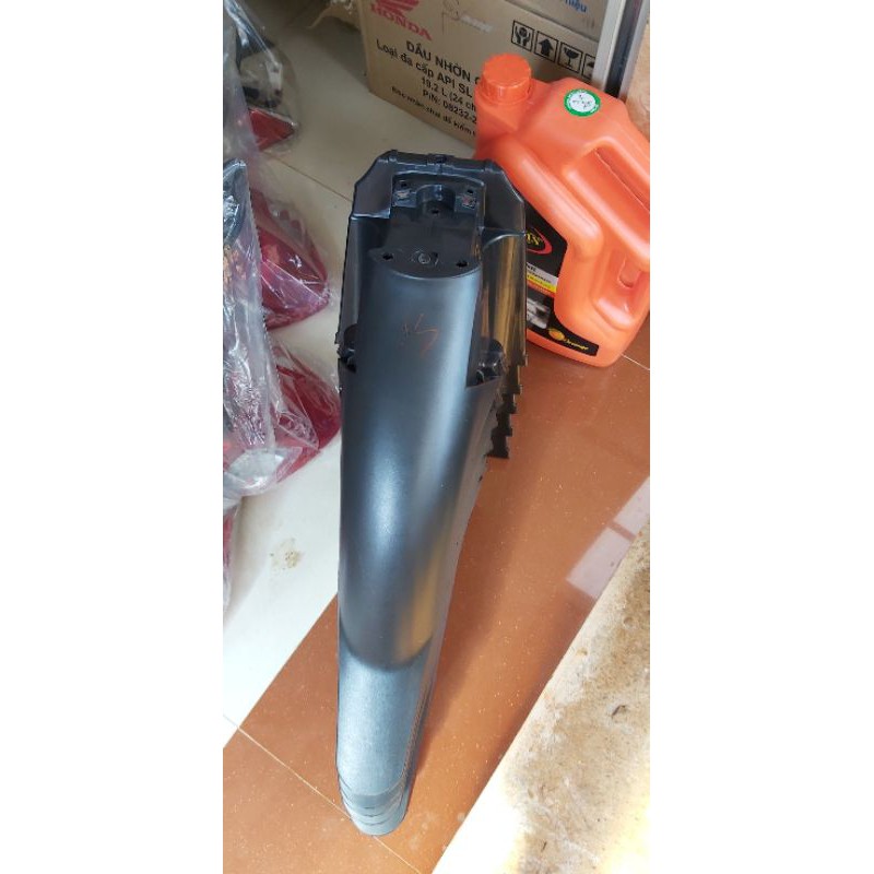 Dè chắn bùn trước sirius 50cc - phần sau của dè trước