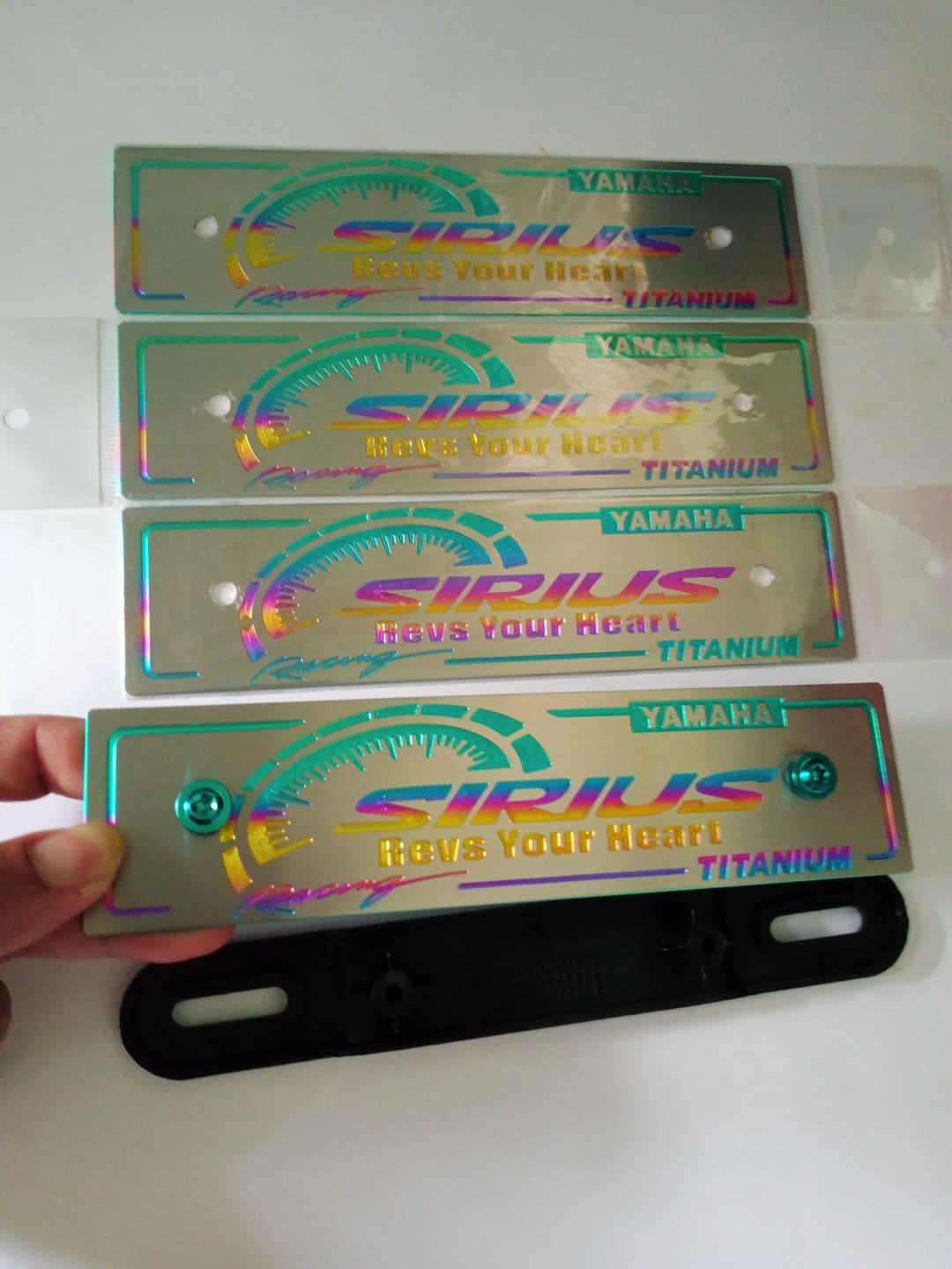 Bảng tên titan,ốc gr5,bát xe máy Sirius.