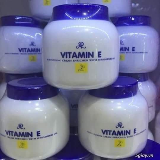 vitamin e xanh trắng da