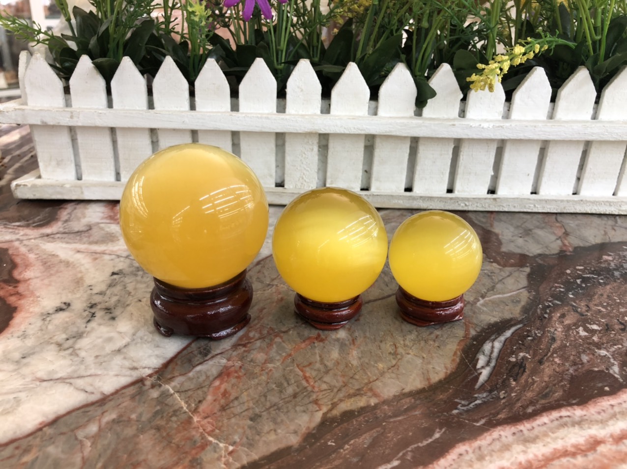 Cầu phong thủy đá mắt mèo vàng đậm - Đường kính 3,5cm; 4,5cm; 5,5cm