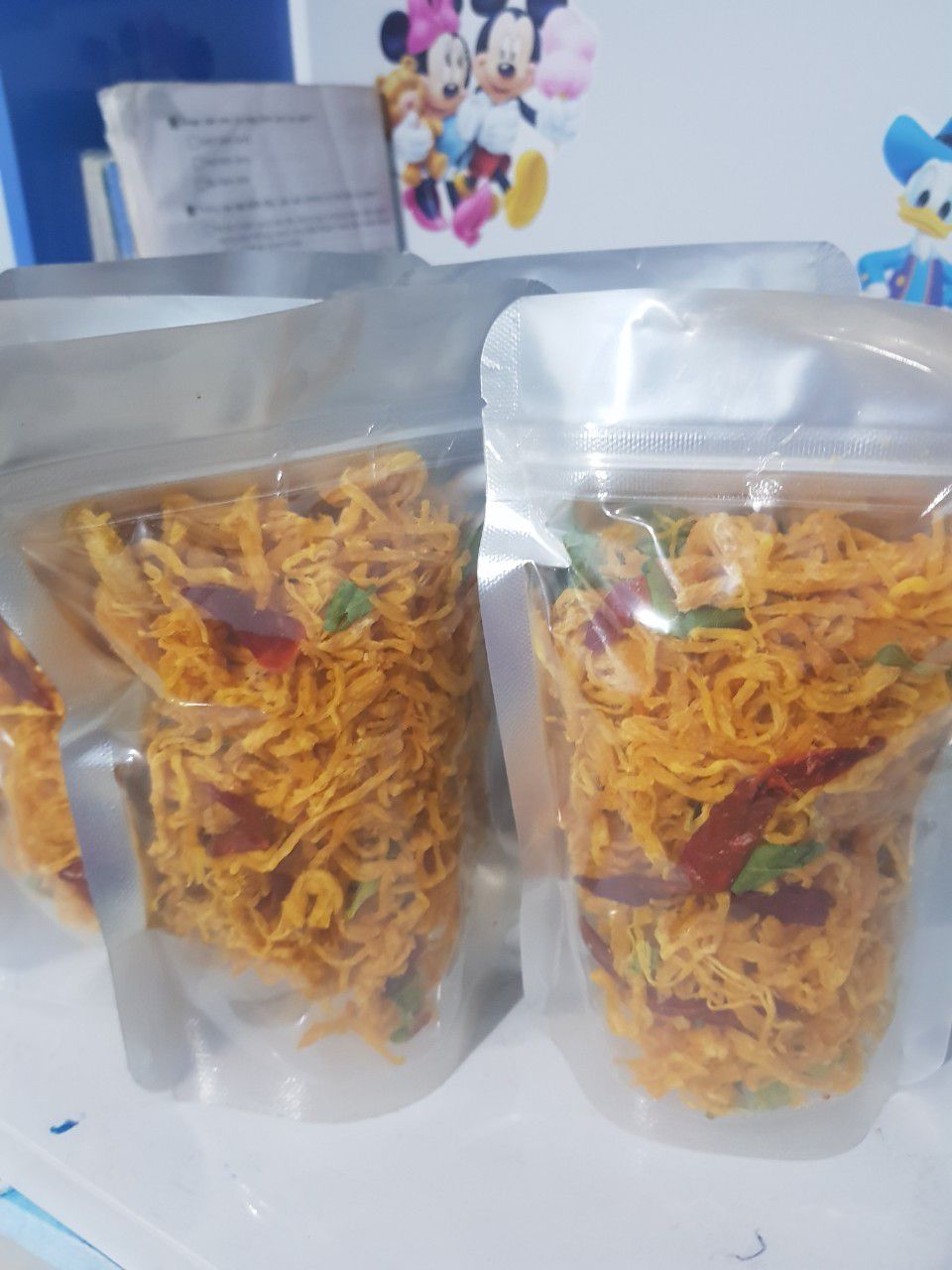 KHÔ GÀ LÁ CHANH XÉ CAY NHÀ LÀM