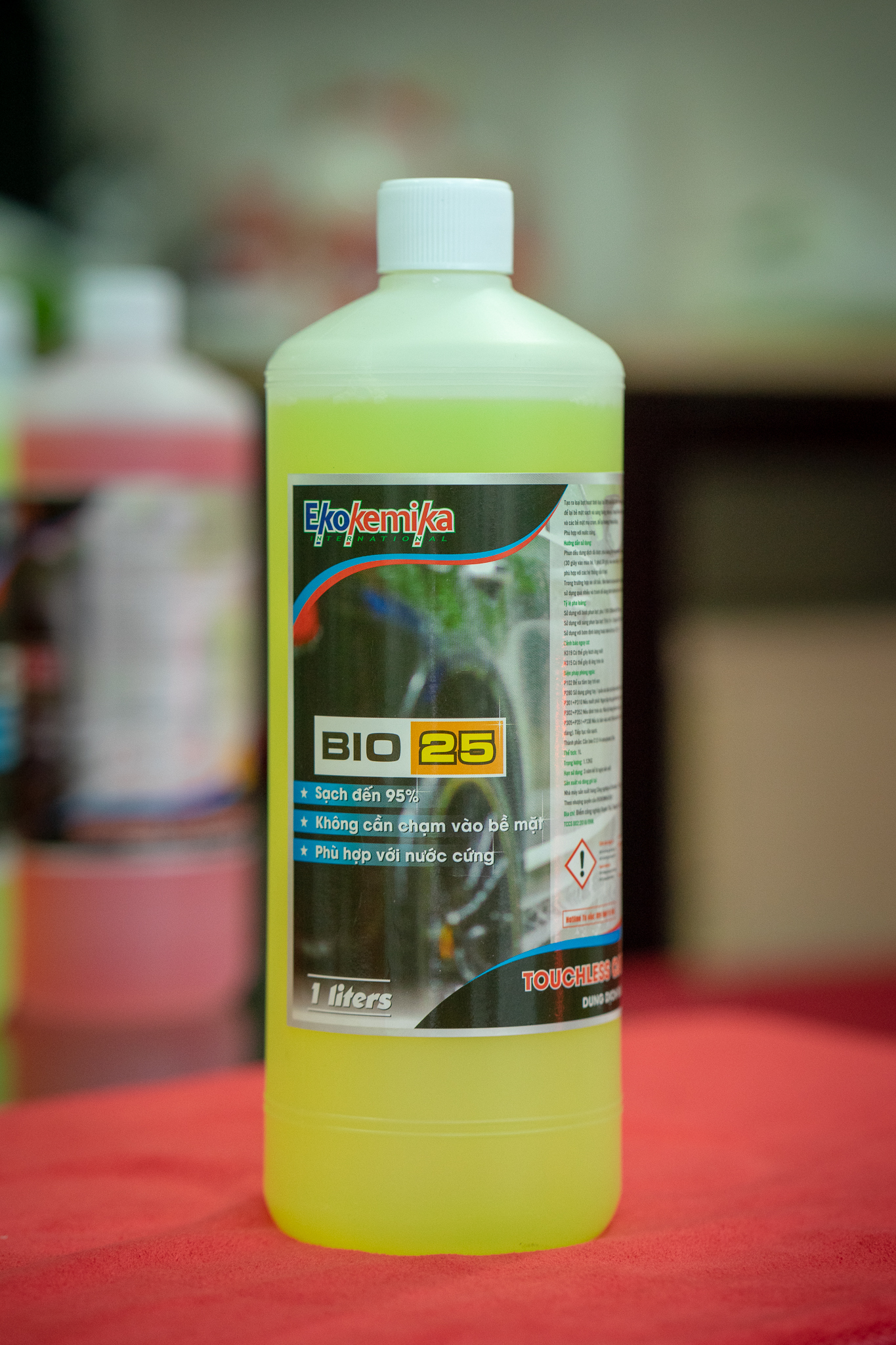 Dung dịch rửa xe không chạm Ekokemika Bio25-1L