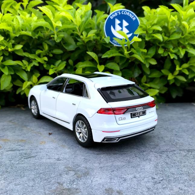 [Bnb's Corner] Audi Q8 Model Car, Scale 1:32, Full Box