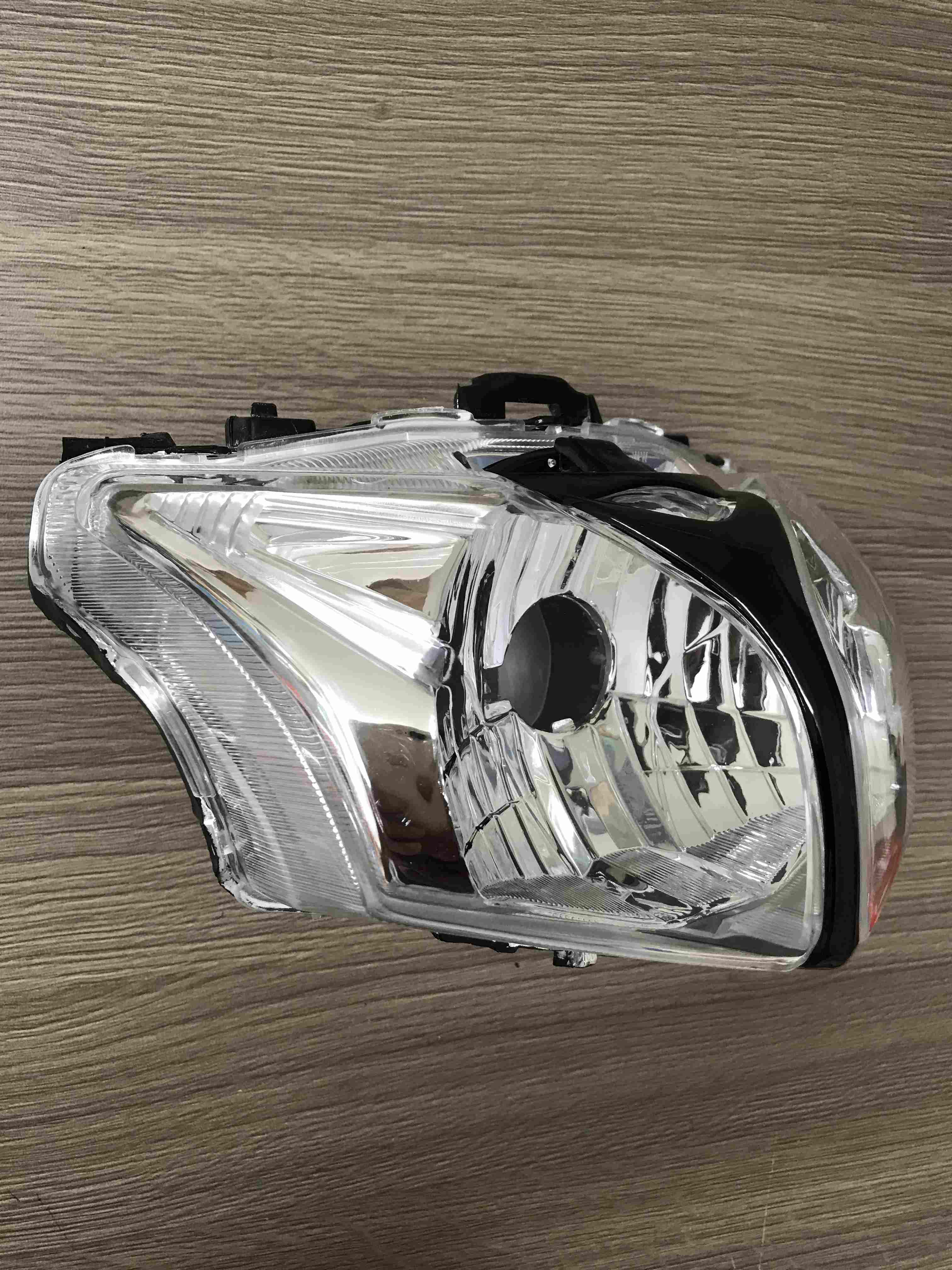 [HCM]PHA ĐÈN TRƯỚC XE FUTURE MẬP 125 ĐỜI 2013