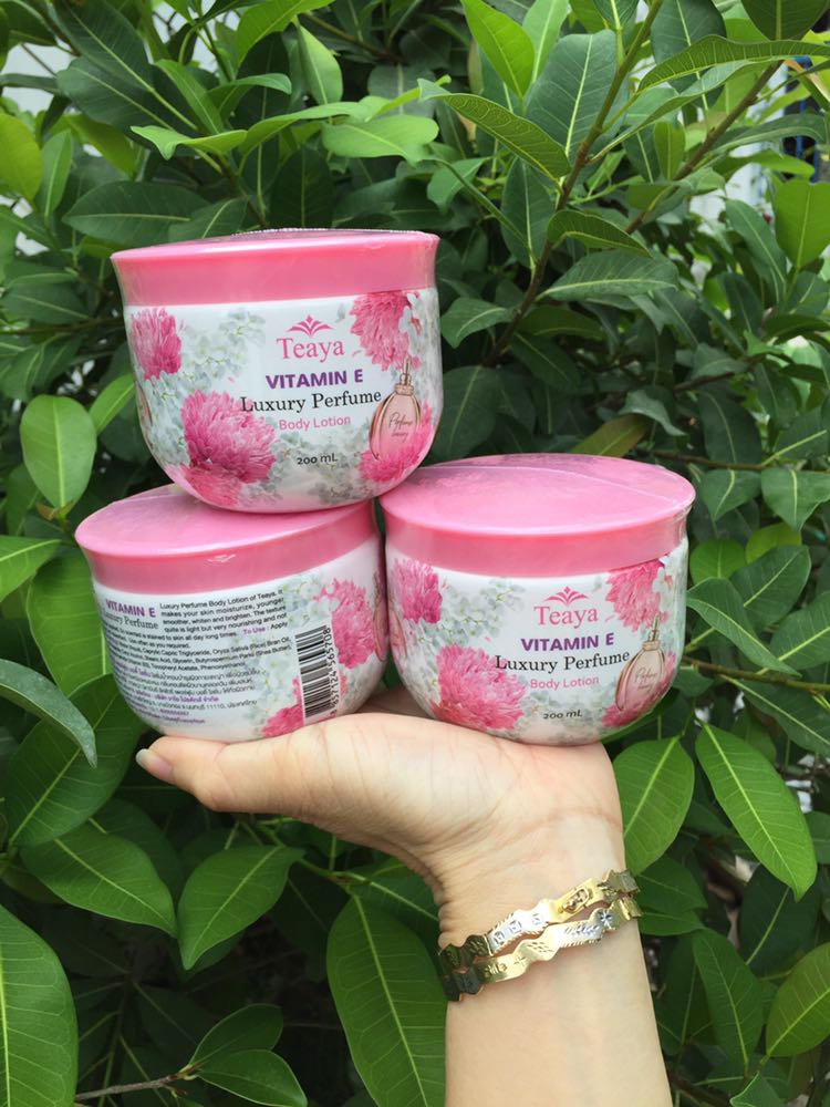 Lotion dưỡng thể hương nước hoa vitamin E Teaya thái lan