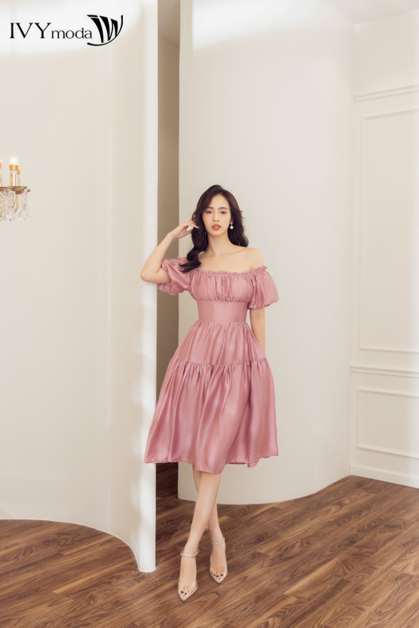 Đầm lụa trễ vai dáng xòe IVY moda MS 48M8313