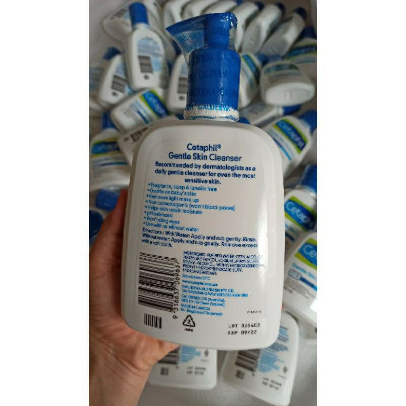 Sữa rửa mặt Cetaphil cho da mụn da nhạy cảm