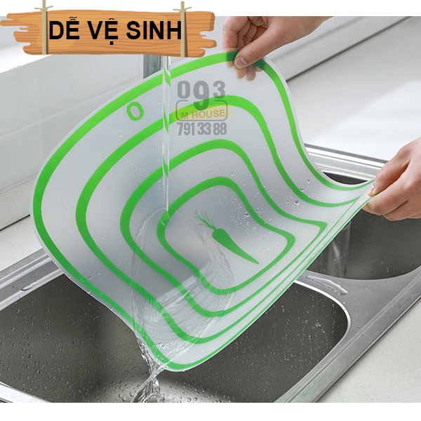 Flexible plastic cutting board.