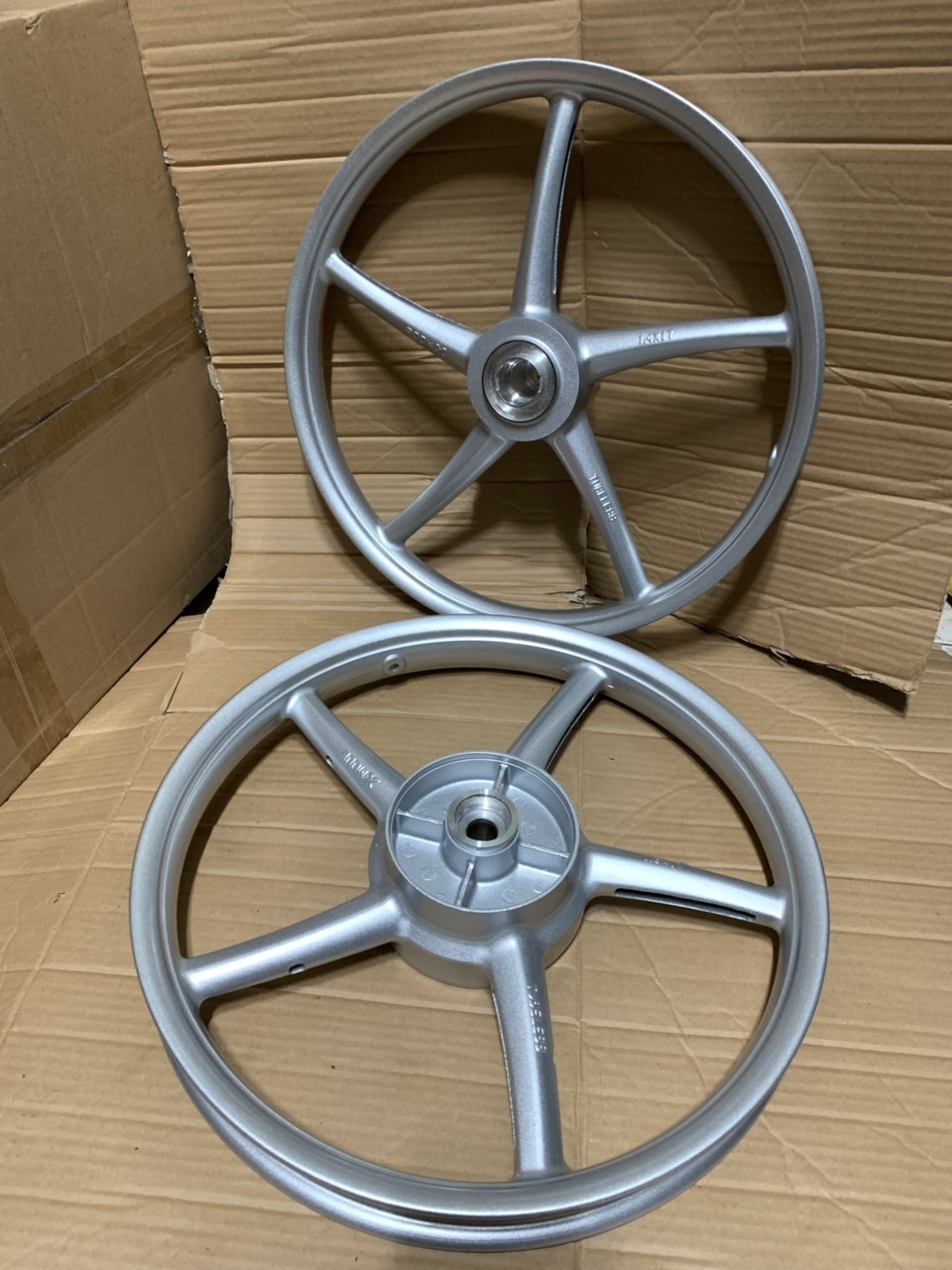 mâm 5 cây sirus 1 dĩa size 1.4 và 1.6 hiệu Xmode