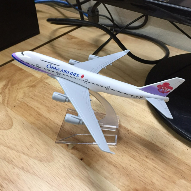 Mô hình máy bay B747 kim loại dòng Boeing 747 - 400 16cm món quà tặng mô hình tĩnh die-cast trưng bày bàn làm việc, kệ ti-vi, giá sách