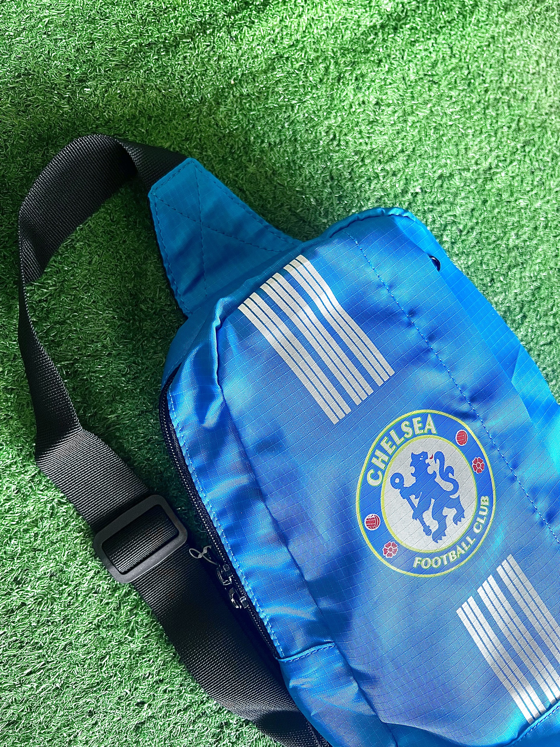 TÚI CHELSEA XANH đeo chéo 2 ngăn ( túi đựng giày đá banh đeo chéo và túi trống 2 ngăn )