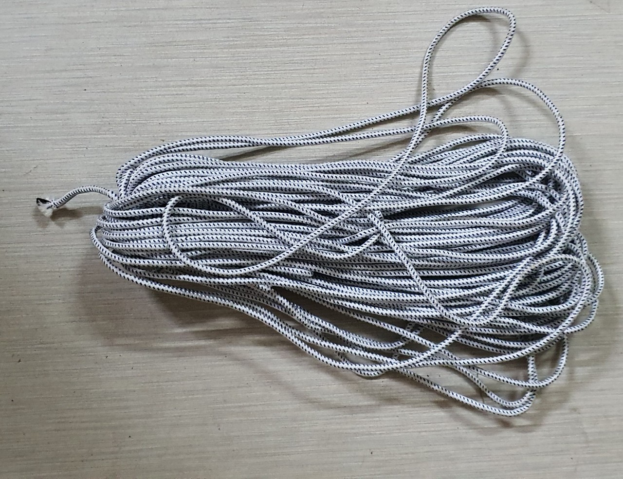 Dây dù tròn,dây thừng, Dây dù paracord (1 cuộn )