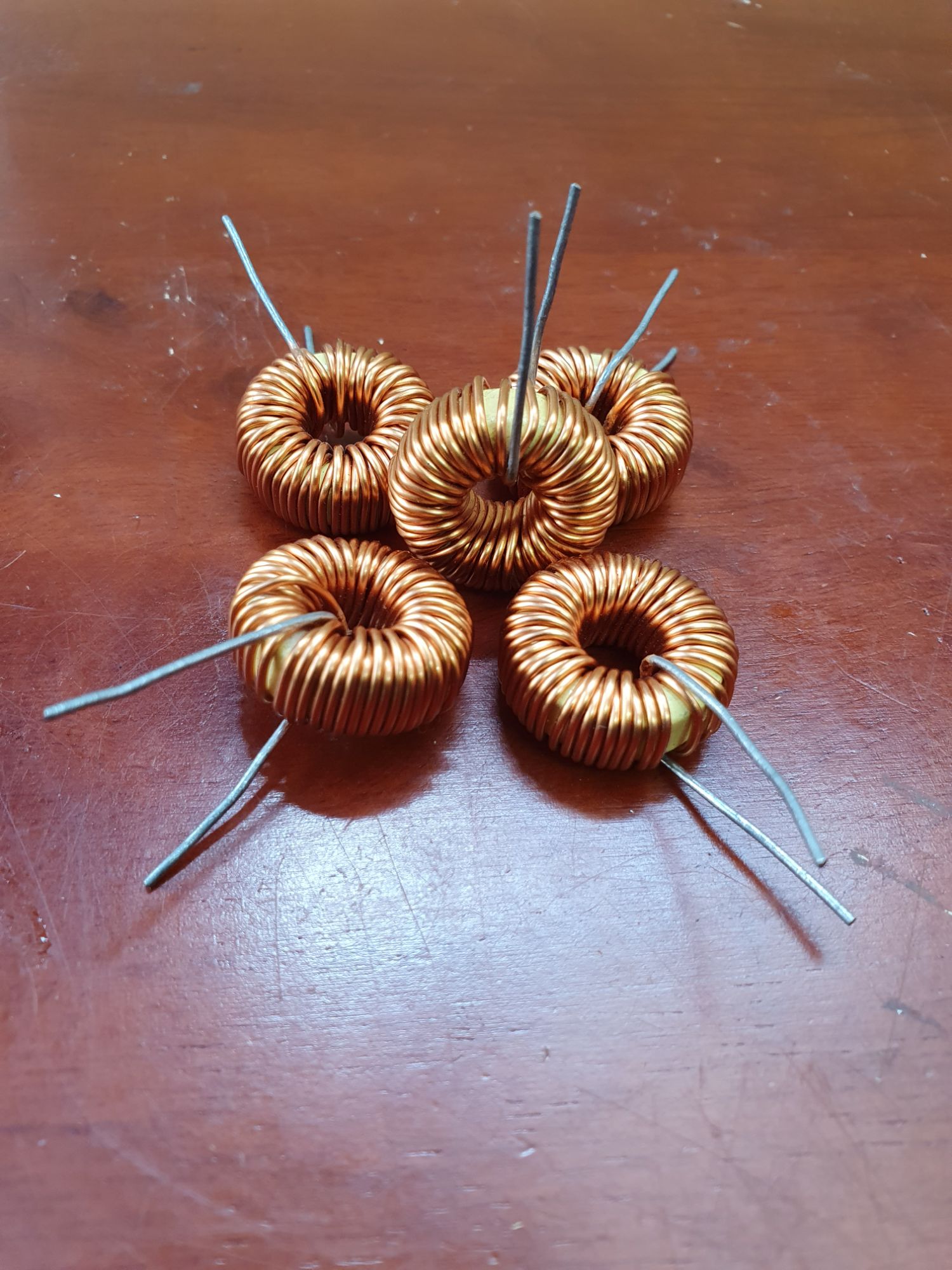 COMBO 5 CUỘN CẢM HÌNH XUYẾN 100uH-5A