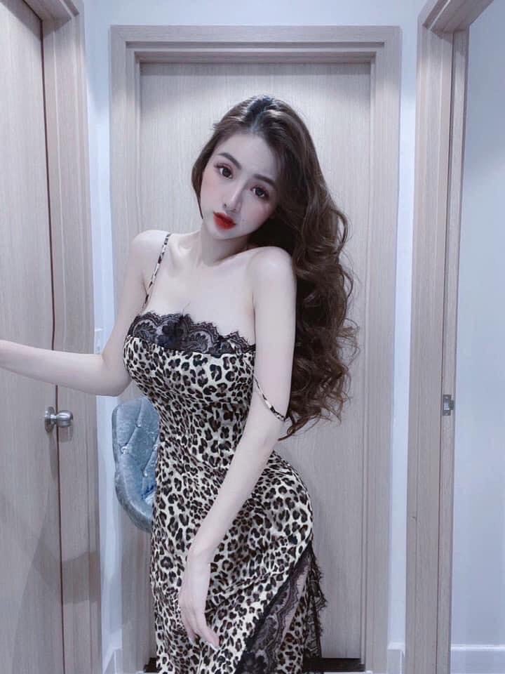 Đầm hai dây phối ren cúp ngực xẻ tà cổ điển TTSA0474