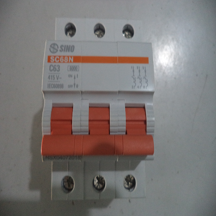 Cầu dao tự động aptomat 3 pha Sino 6A,!0A,16A,63A (aptomat 3 cực)
