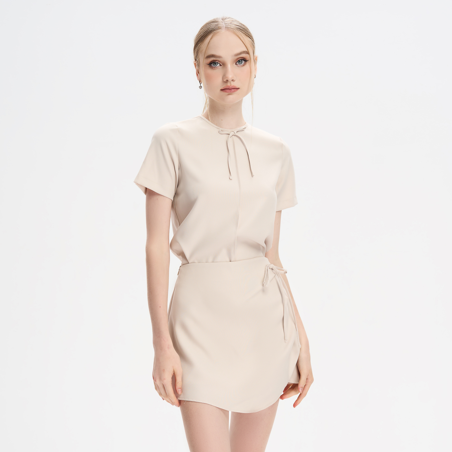 Chân váy mini bố thái phối xếp ly kiểu Maybi