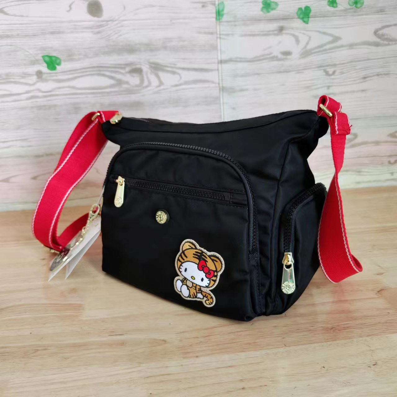 Túi đeo chéo ,túi xách đeo vai, túi xách nữ, túi kipling đeo vai nữ. 100% kipling hàng nhập khẩu. chống nước, chống xước. bền màu. phong cách trẻ trung, năng động, giá ưu đãi.
