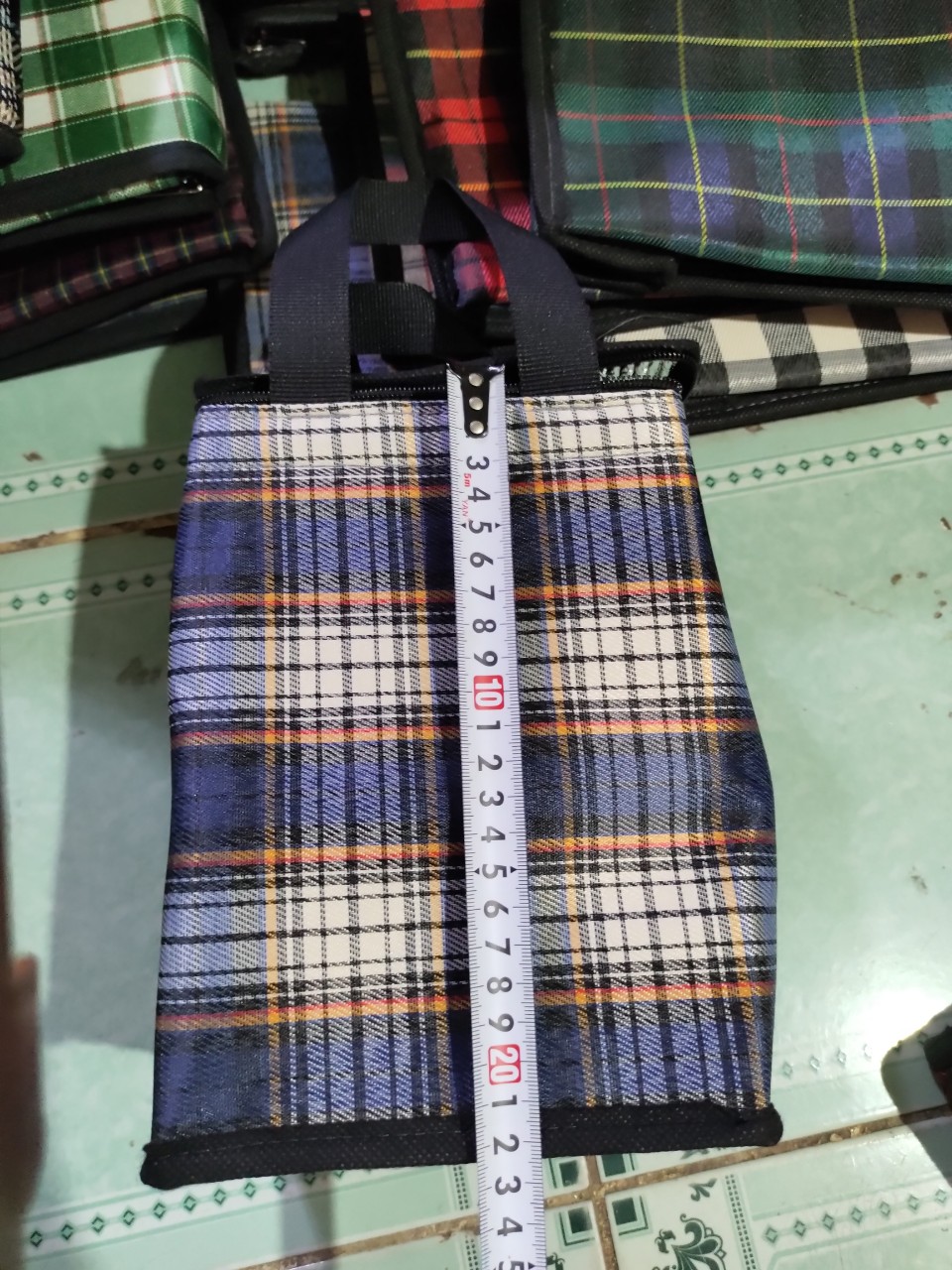 Túi giữ nhiệt đựng cà mèn 4 ngăn (dài 19 x Cao 30 x Rộng 13cm) / 3 ngăn (dài 20 x  cao 27 x Rộng 17cm)