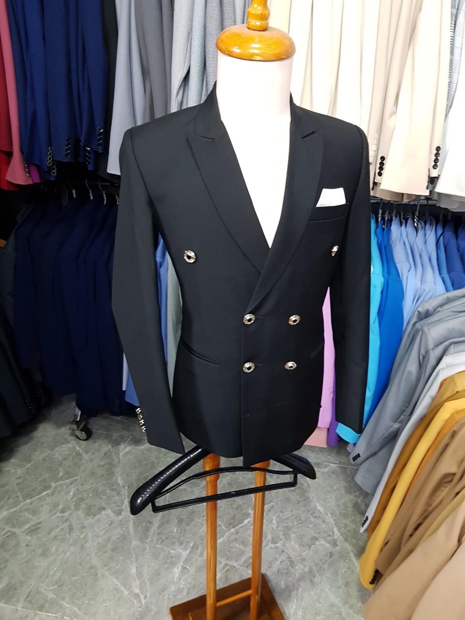 Áo vest nam màu đen kiểu 6 nút phong cách
