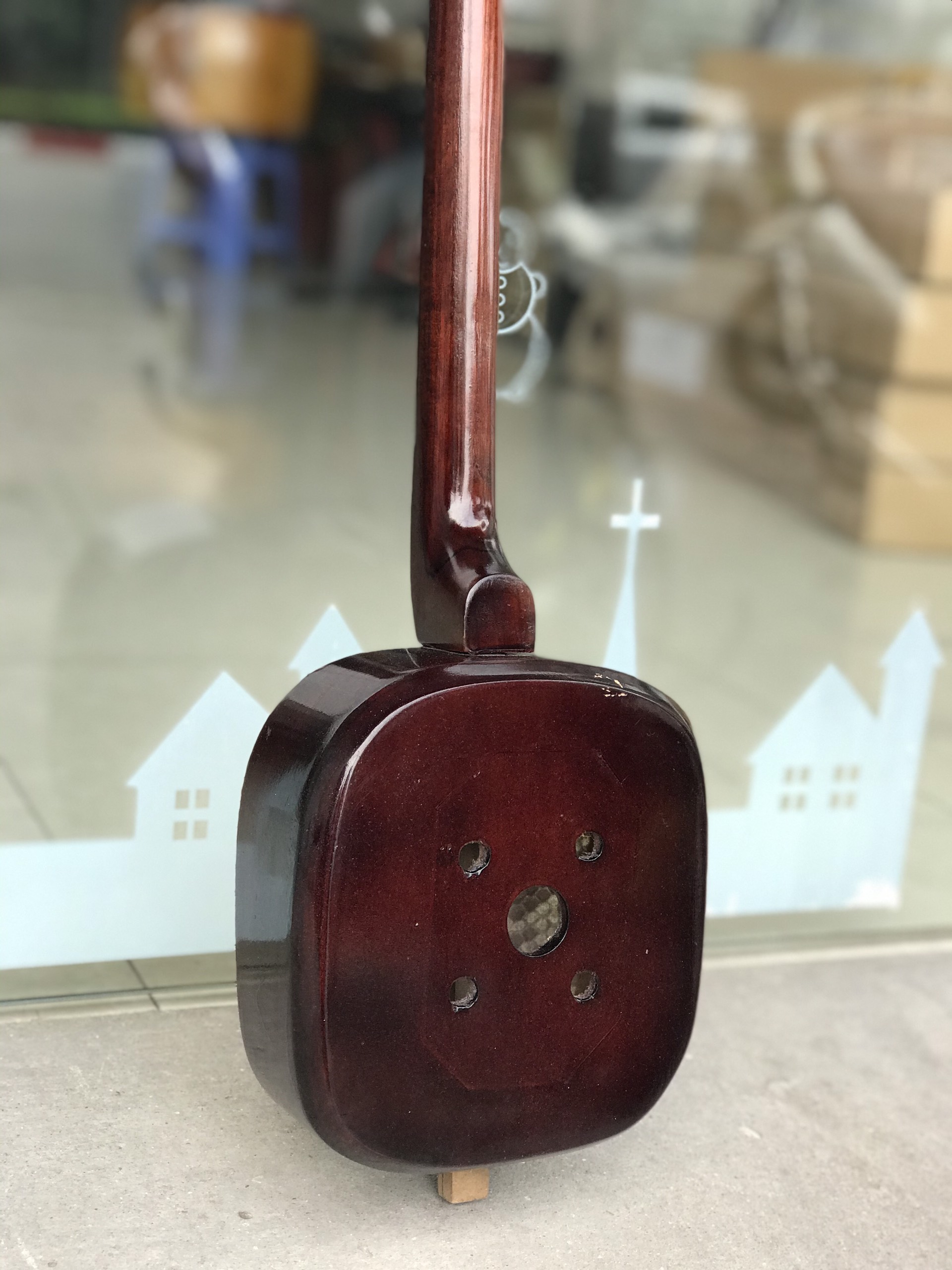 Bán đàn tam Phong Vân