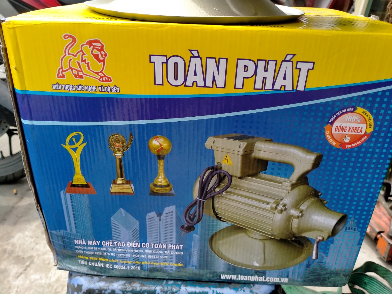 Máy đầm dùi motor Toàn Phát
