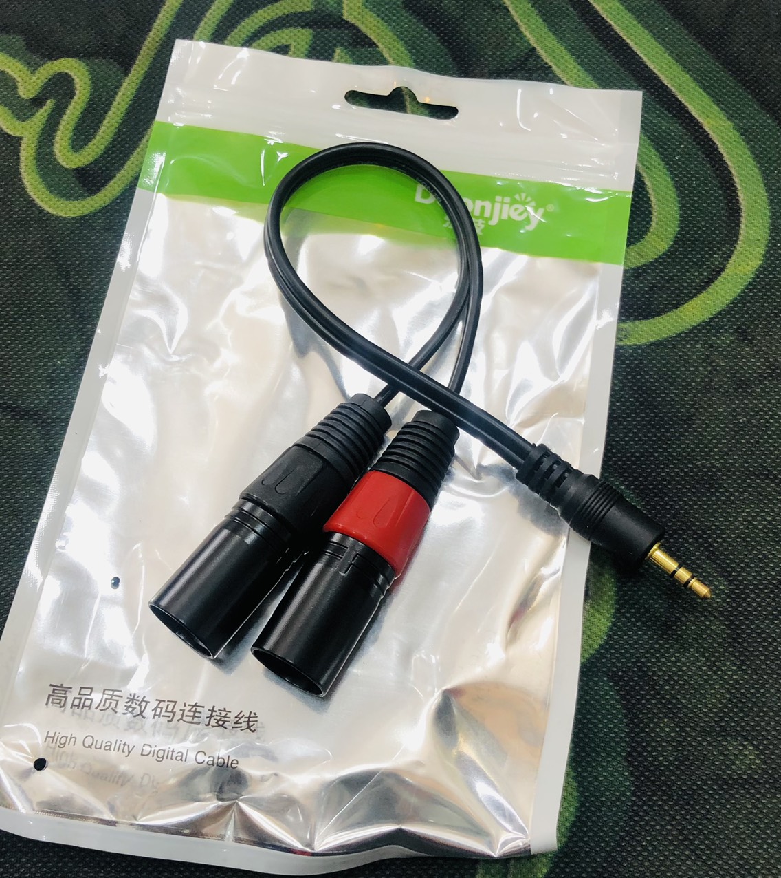 Dây chuyển từ jack 3.5 ly ra 2 đầu canon đực dài 30cm