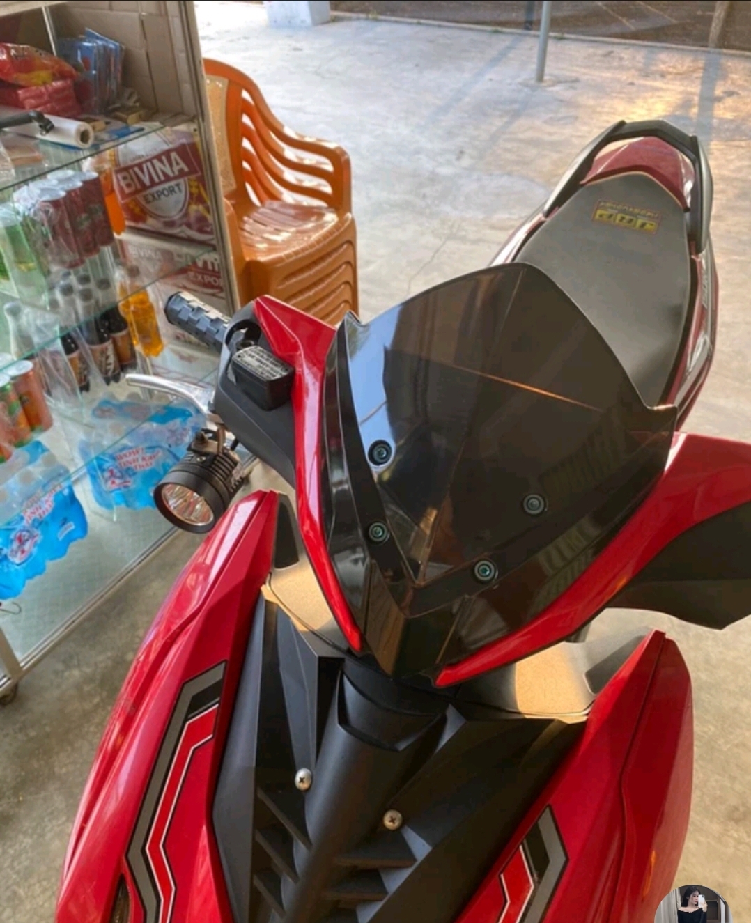 Mão pha lê 4 lổ đầu sói xe WINNER X V2 2019-2021