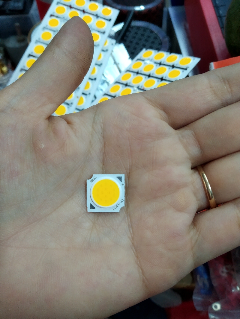 Nhân LED 5W dùng 15V và 17V