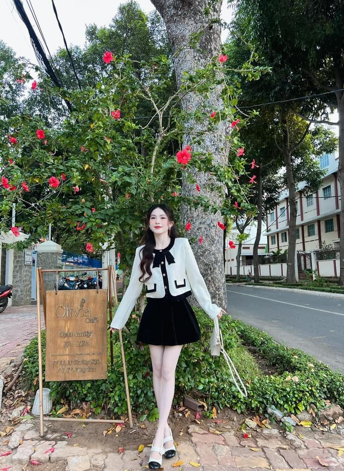 Set bộ siêu HOT áo kiểu dài tay phối gắn nơ kèm chân váy nhung dễ thương MTB