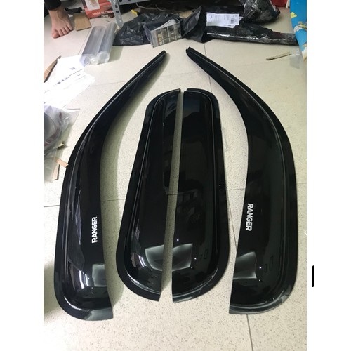 Vè mưa đen xe Ford Ranger