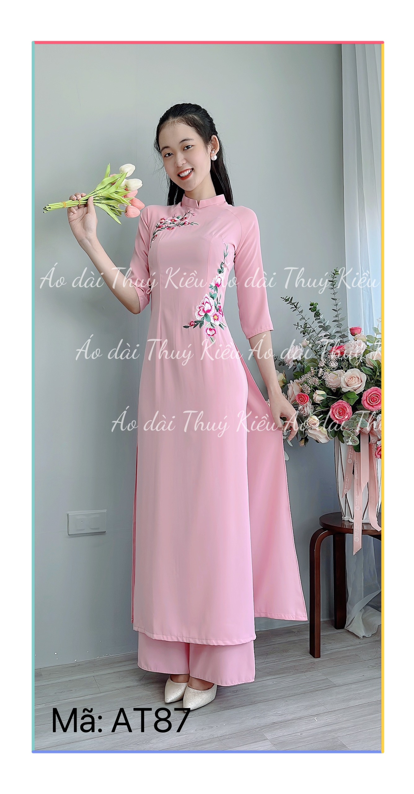 AT87 Áo dài Thuý Kiều may sẵn thiết kế nền hồng phấn thêu hoa nhí lụa mỹ ảnh thật tự chụp