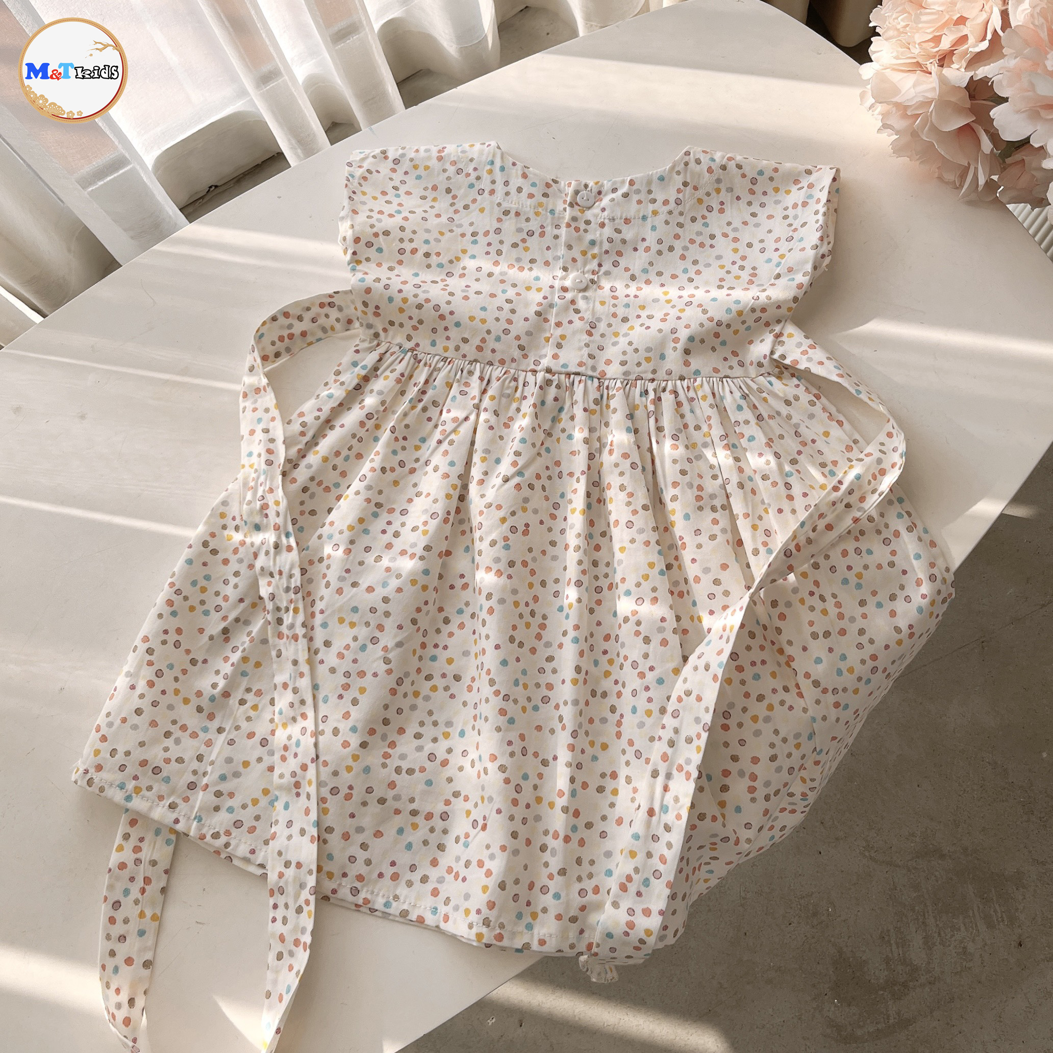 VÁY BÉ GÁI SÁT NÁCH CHẤM BI NƠ EO - MT5296
