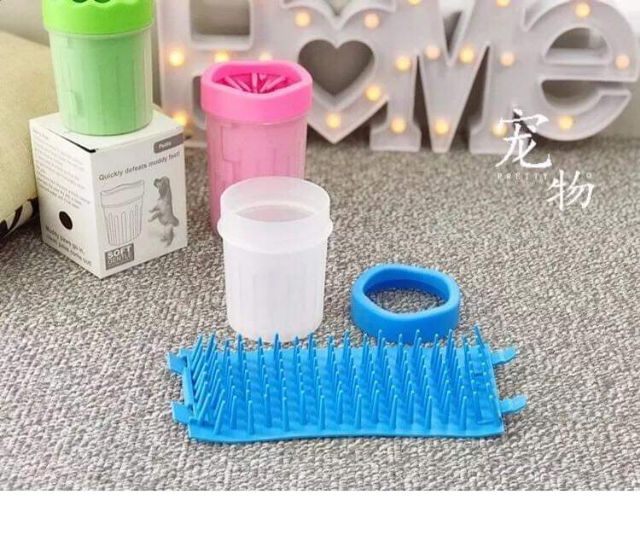Cốc rữa chân cho chó mèo