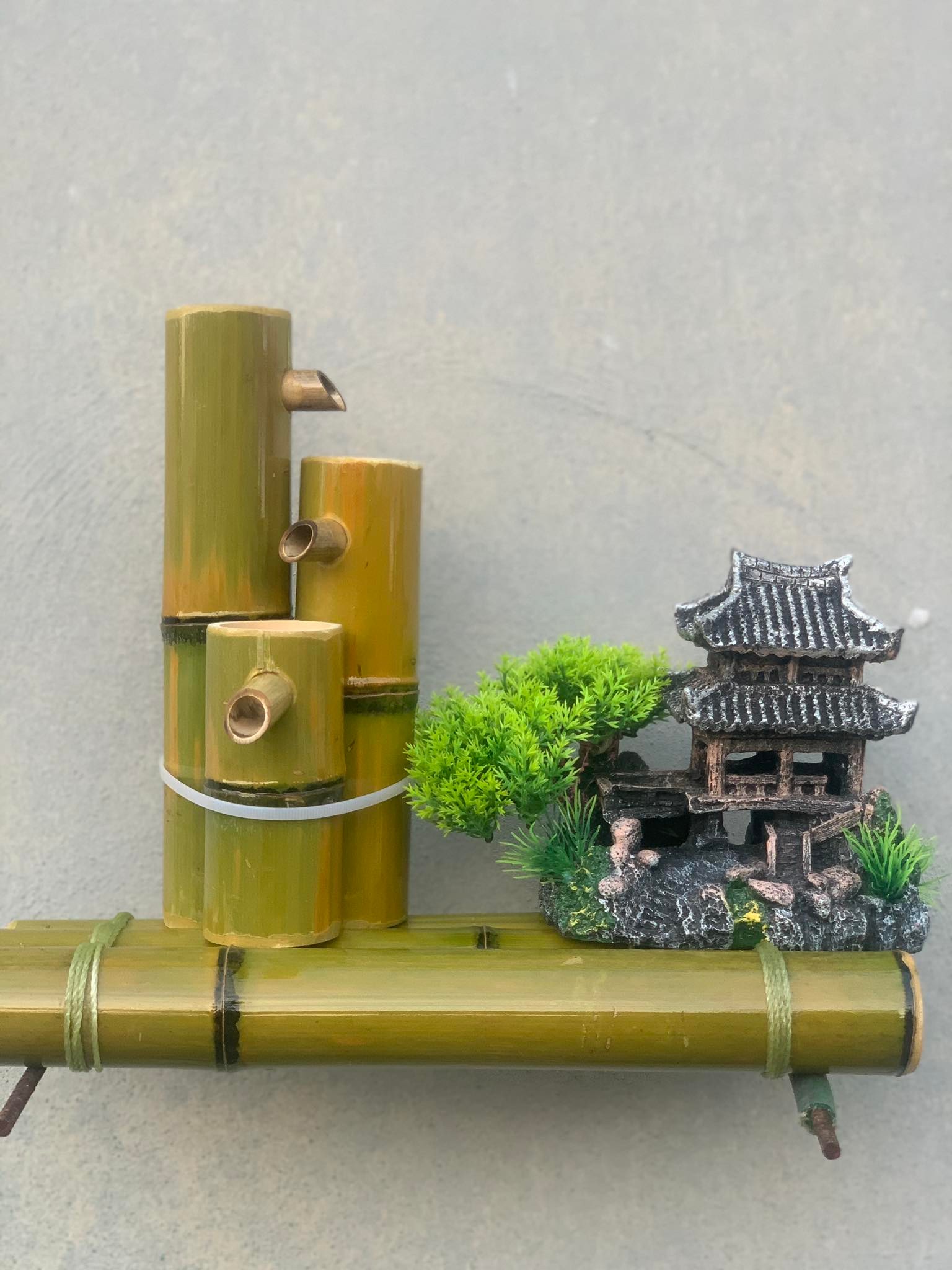 Thác nước tiểu cảnh (thác nước bằng tre)