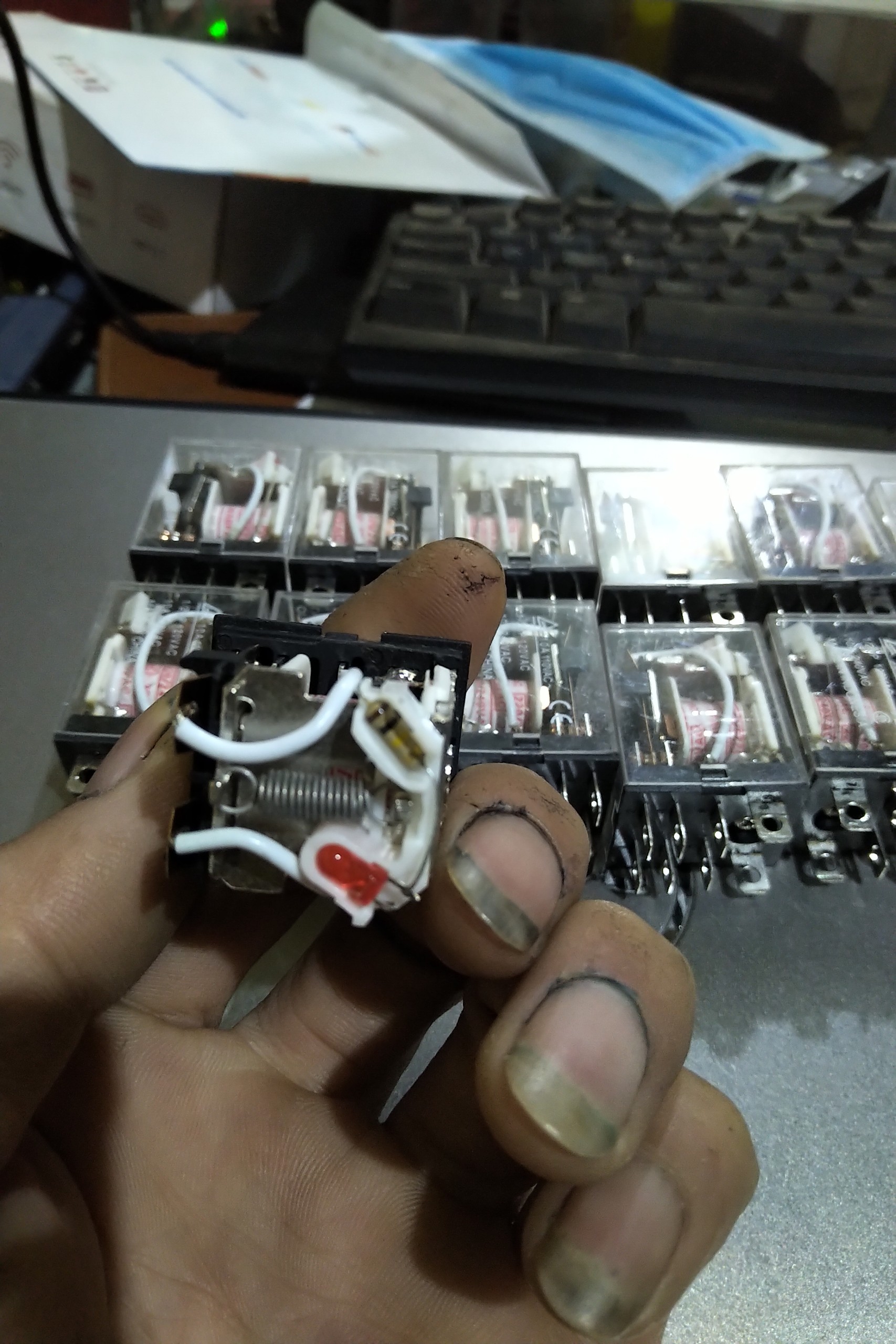 Rơ le trung gian onrom LY2L - 220V/240V-10A