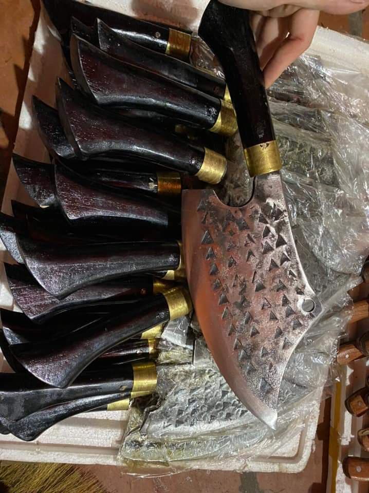 dao chặt thần thánh