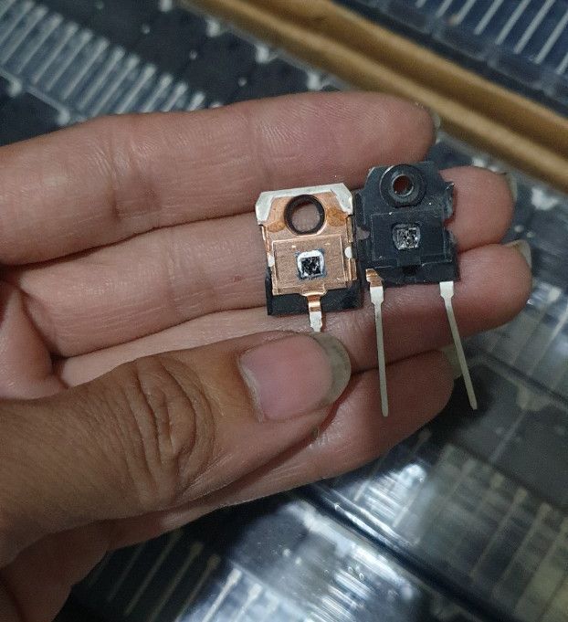 Sò D718 B688 hàng mới lưng đồng mạ bạc nhám