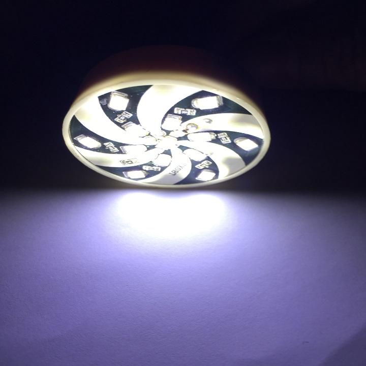 Đèn LED hậu chớp nháy lốc xoáy ( màu trắng )
