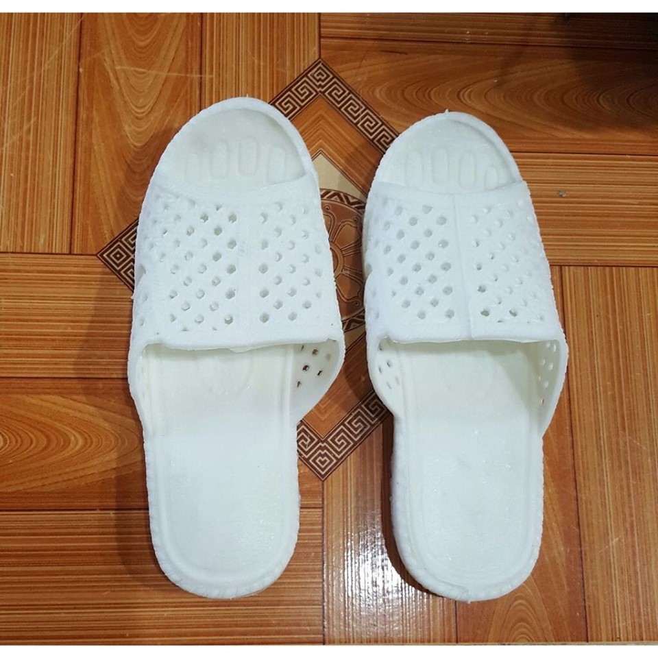 dép tổ ong trắng và xanh