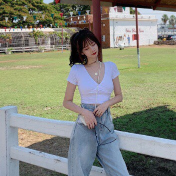 Áo Croptop Cổ V Xẻ Ngực Sexy Basic Đen Và Trắng