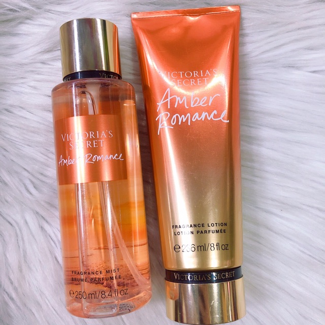 Combo Amber (Lotion 236ml + Xịt Thơm 250ml ) [Mẫu Mới]