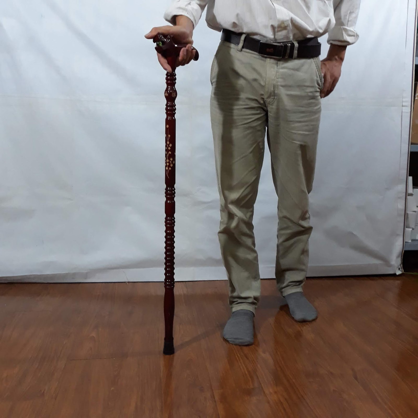 GẬY GỖ CHO NGƯỜI GIÀ