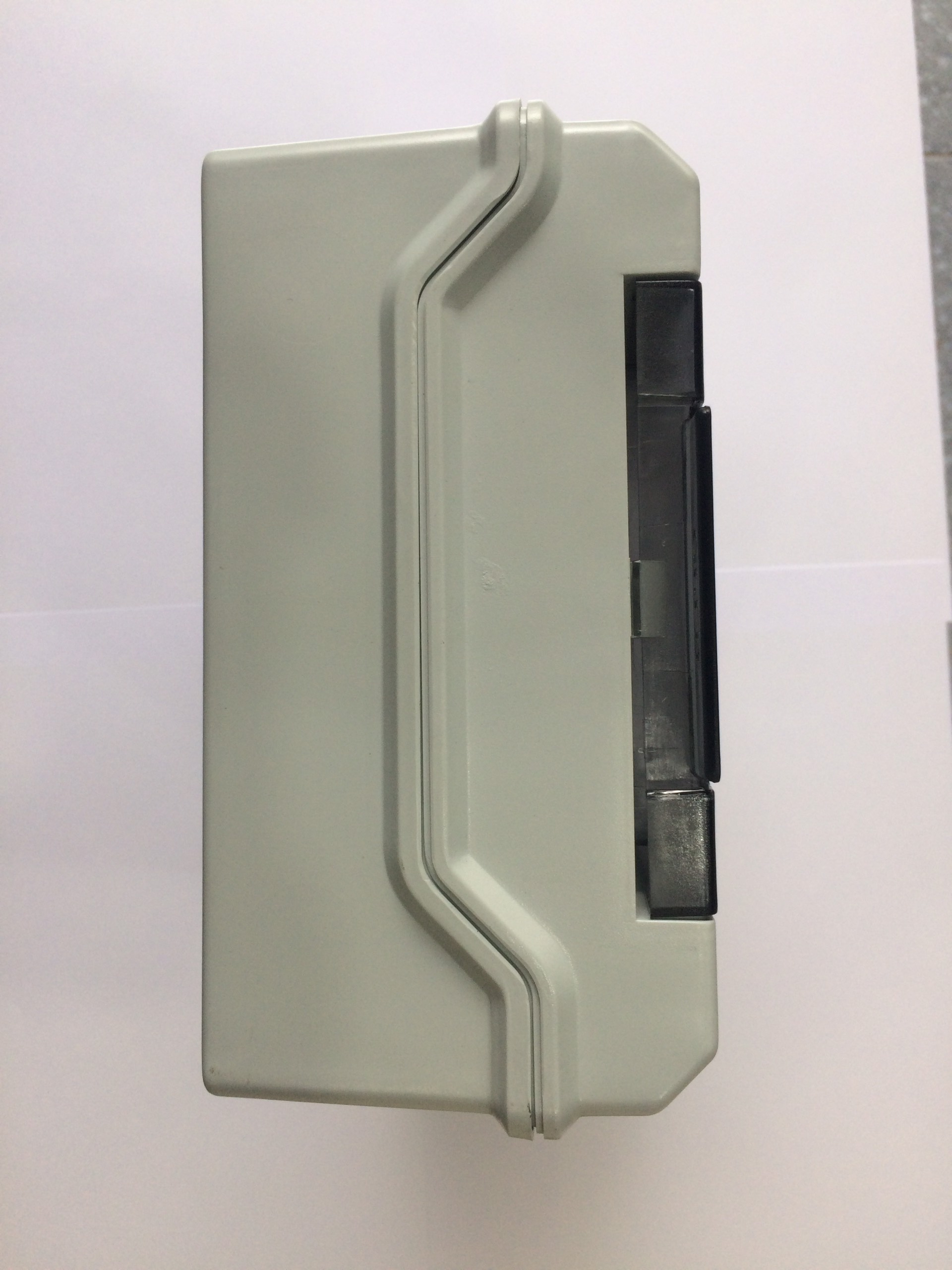 TỦ ĐIỆN KÍN NƯỚC IP65 GDB 9 ĐƯỜNG
