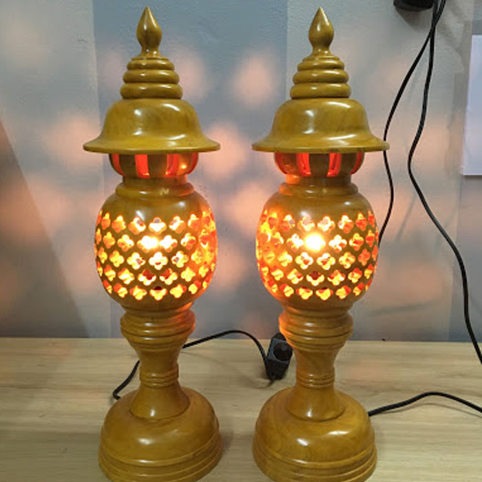 Cặp đèn thờ gỗ tràm bông vàng cao 48 cm