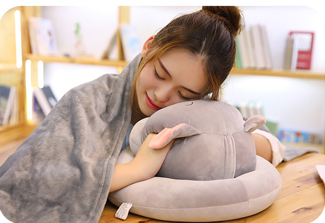 Gấu Bông Gối Tròn Đầu Heo Có Mền