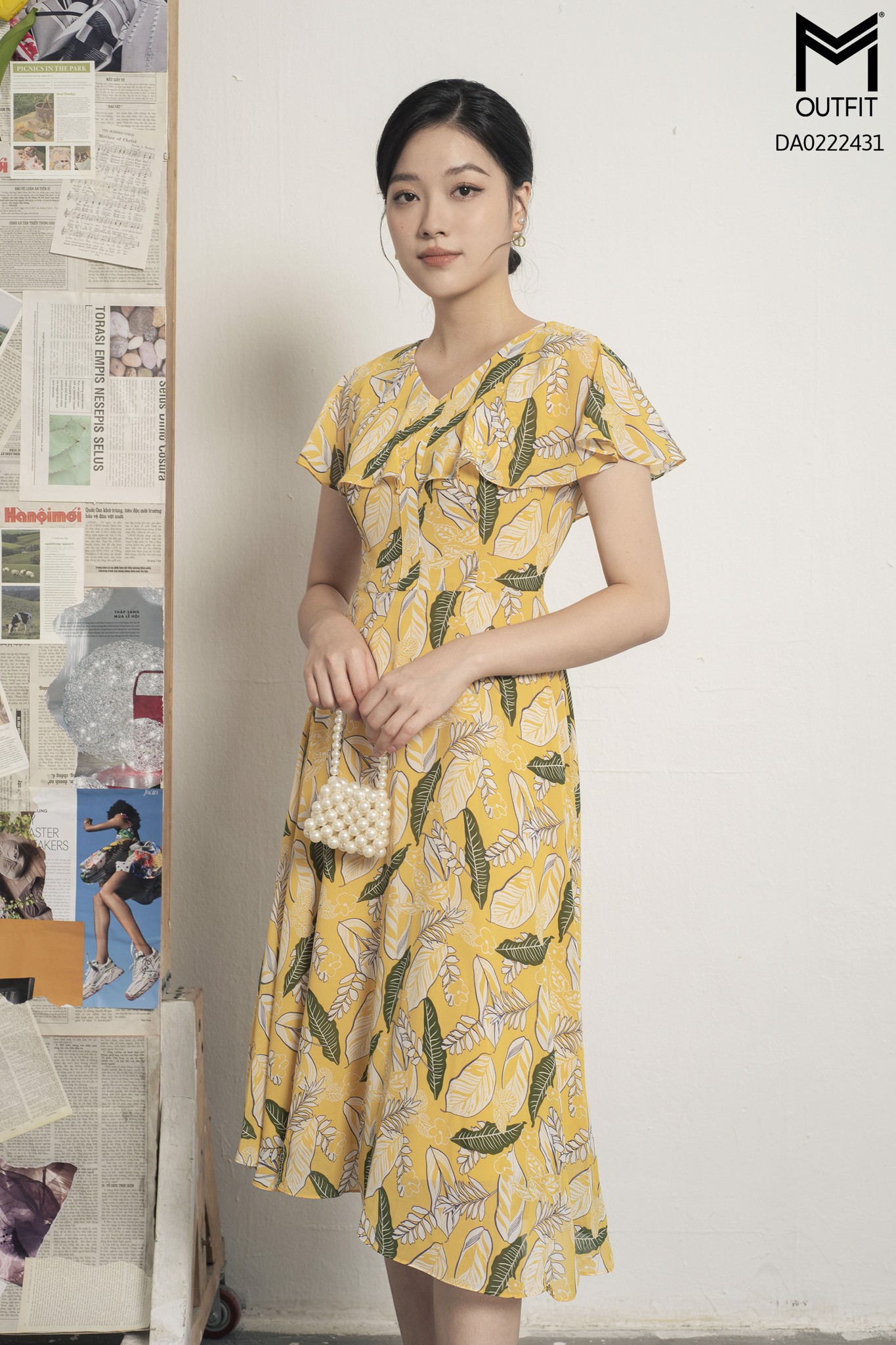 Đầm dáng xòe, cổ tim, tà bong - mmoutfit