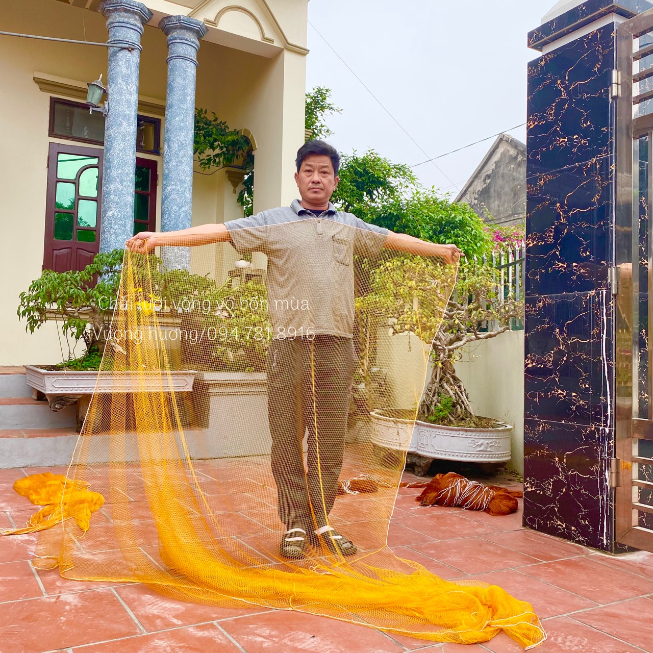 Lưới đánh cá mắt mau màu vàng cạnh 2m8x2m8