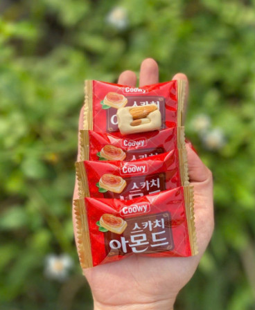 Gói kẹo sữa bọc hạnh nhân COOWY 238gr