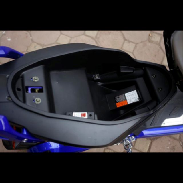 Cốp xe máy điện Xmen