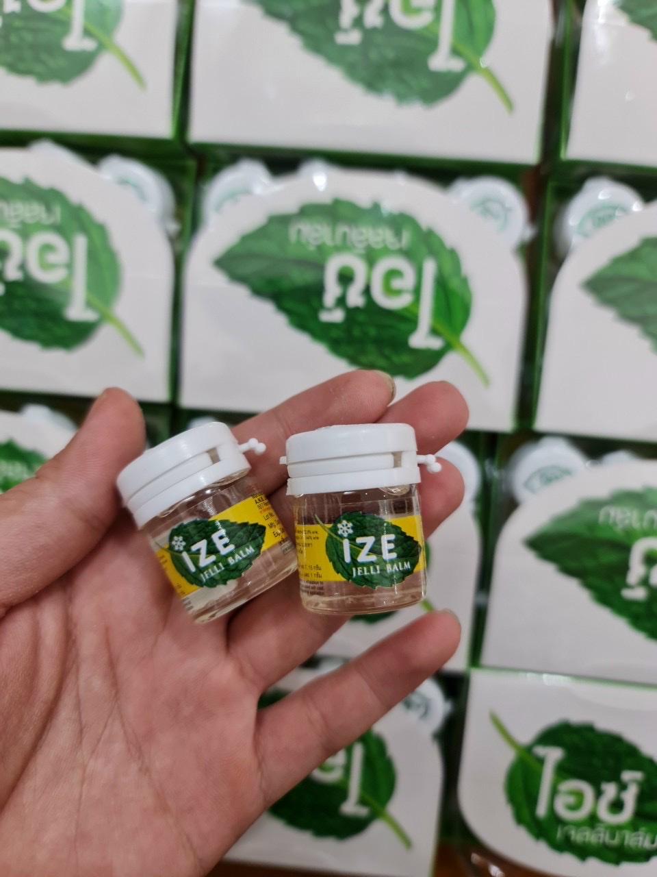 DẦU GIÓ HÍT THÔNG MŨI BẠC HÀ - IZE JELLI BALM - THÁI LAN